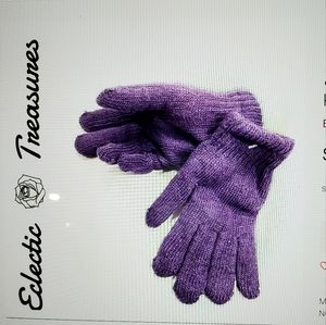 Eclectic Treasures Purple Knit Gloves